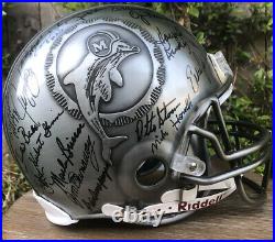 1972 Undefeated Miami Dolphins Team Signed Riddell Pewter Football Helmet 16/17