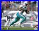 Tyreek-Hill-Miami-Dolphins-Autographed-8-x-10-Peace-Sign-Photograph-01-alci