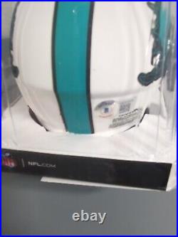 Tyreek Hill Signed Auto Miami Dolphins Lunar Mini Helmet Bas Witnessed #wz93609