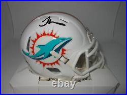 Tyreeke Hill Autographed Miami Dolphins Riddell Speed Mini Helmet! BAS W